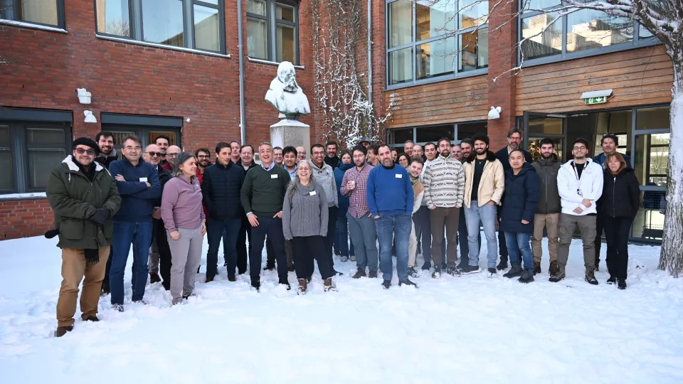 Group pictures of atendees to a meeting. Photo.